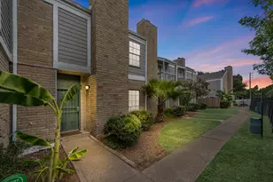 11710 Southlake Dr, Houston, TX 77077 - Photo 2
