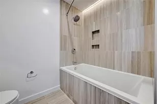 313 W 17th St, Austin, TX 78701 - Photo 12