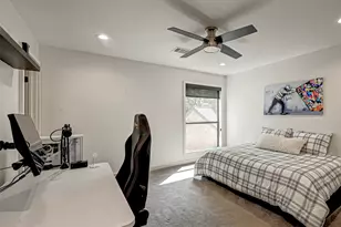 8931 Briar Forest Dr, Houston, TX 77024 - Photo 36