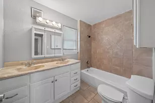 2110 Ridgemore Dr, Houston, TX 77055 - Photo 26