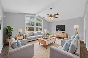 2110 Ridgemore Dr, Houston, TX 77055 - Photo 2