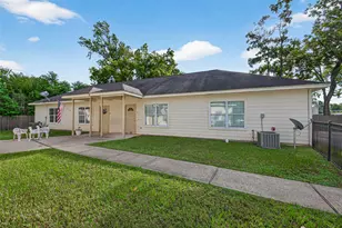 104 Longstreet 1-4 Rd, Willis, TX 77378 - Photo 10