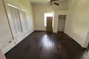 209 W Houston St, Dayton, TX 77535 - Photo 8