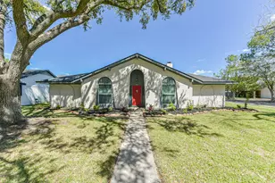 2011 N Palm Ct, Pasadena, TX 77502 - Photo 1