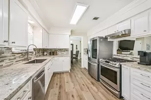 2011 N Palm Ct, Pasadena, TX 77502 - Photo 14