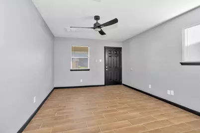 1121 Lovett Street, Tomball, TX 77375 - Photo 2