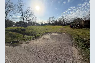 11423 E Jacinto Drive, Houston, TX 77044 - Photo 2