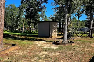 137 Wild Oak Rd, Shepherd, TX 77371 - Photo 4