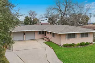 716 San Jacinto Ave, Texas City, TX 77590 - Photo 2