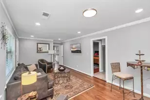 2107 Wakefield Dr, Houston, TX 77018 - Photo 8