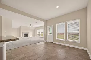 11602 Kings Point Blvd, Dayton, TX 77535 - Photo 28