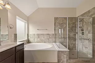 11602 Kings Point Blvd, Dayton, TX 77535 - Photo 30