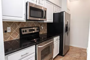 290 Wilcrest Dr, Houston, TX 77042 - Photo 8