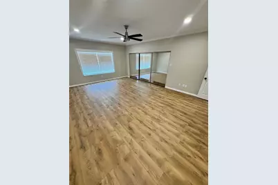 290 Wilcrest Drive, Houston, TX 77042 - Photo 12