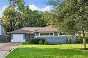 2214 Saxon Dr, Houston, TX 77018 - Photo 1