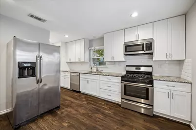 2214 Saxon Drive, Houston, TX 77018 - Photo 6