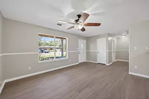 210 N Shirley Ln, Willis, TX 77378 - Photo 8