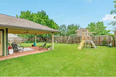 203 Washington Avenue, Clute, TX 77531 - Photo 6