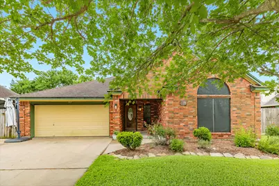203 Washington Avenue, Clute, TX 77531 - Photo 1
