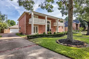 2018 Island Oak St, Houston, TX 77062 - Photo 2