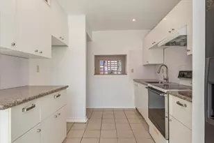 9616 Long Point Rd, Houston, TX 77055 - Photo 8