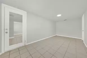 106 Hanover St, Houston, TX 77012 - Photo 32