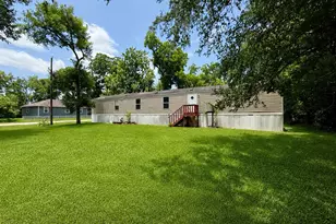 102 Western Way, Angleton, TX 77515 - Photo 4