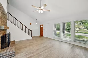 19 Still Glen Ct, The Woodlands, TX 77381 - Photo 6