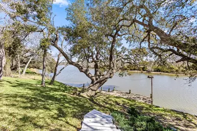 483 Riverside Drive, Palacios, TX 77465 - Photo 2