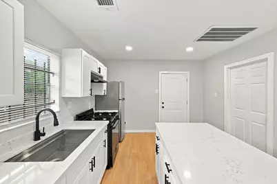 2903 Burkett Street, Houston, TX 77004 - Photo 16