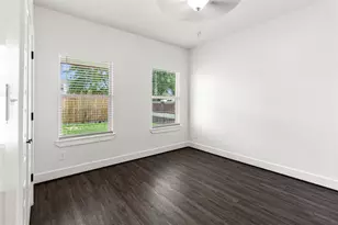 2204 Hoskins Dr, Houston, TX 77080 - Photo 2