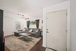 2017 Isla Dr, Pearland, TX 77581 - Photo 6