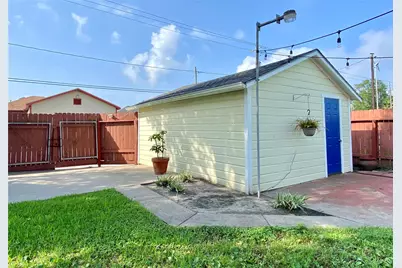 4817 Alamo Drive, Galveston, TX 77551 - Photo 28