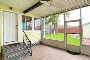 4817 Alamo Dr, Galveston, TX 77551 - Photo 24