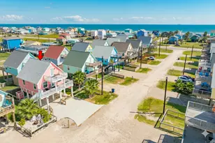 222 Sea Oats Dr, Surfside Beach, TX 77541 - Photo 2