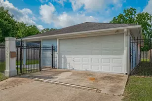 3930 Daphne St, Houston, TX 77021 - Photo 6
