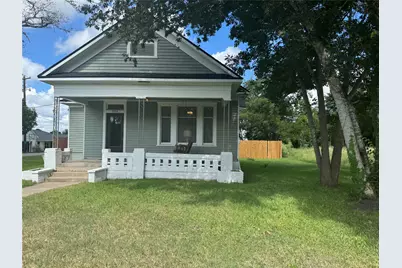 824 S Masonic Street, Bellville, TX 77418 - Photo 2