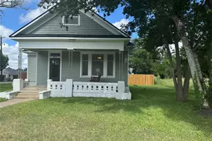 824 S Masonic St, Bellville, TX 77418 - Photo 2