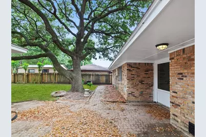 2001 Briar Lane, Richmond, TX 77469 - Photo 6