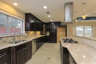 9418 Meadowbriar Ln, Houston, TX 77063 - Photo 6