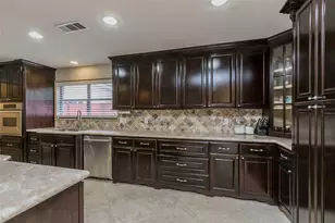 9418 Meadowbriar Ln, Houston, TX 77063 - Photo 4