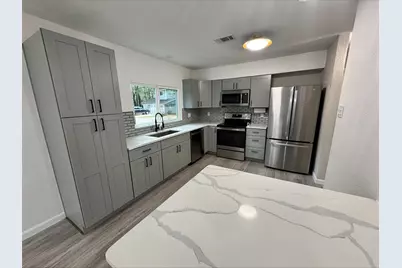 1004 E Red Cedar Circle, The Woodlands, TX 77380 - Photo 10