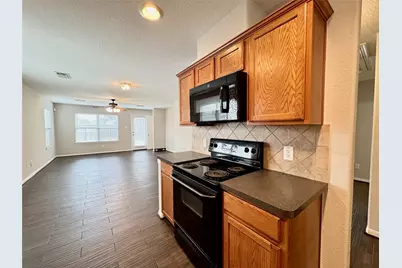 13327 Belvedere Park Court, Houston, TX 77047 - Photo 16