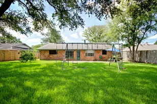 609 Mary Ann Dr, Friendswood, TX 77546 - Photo 10
