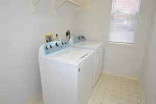 15406 Amesbury Ln, Sugar Land, TX 77478 - Photo 44