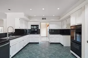 1607 Beaconshire Rd, Houston, TX 77077 - Photo 8