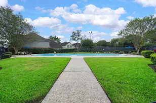 1607 Beaconshire Rd, Houston, TX 77077 - Photo 18