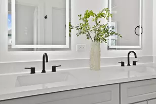 267 De Boll St, Houston, TX 77022 - Photo 22