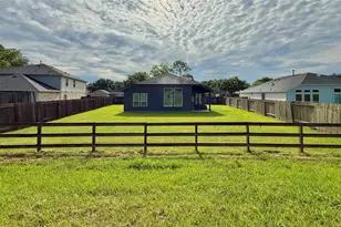 307 Twin Lakes Blvd W, West Columbia, TX 77486 - Photo 40