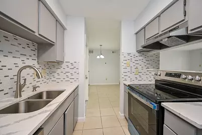 8427 Hearth Drive Drive #2, Houston, TX 77054 - Photo 16